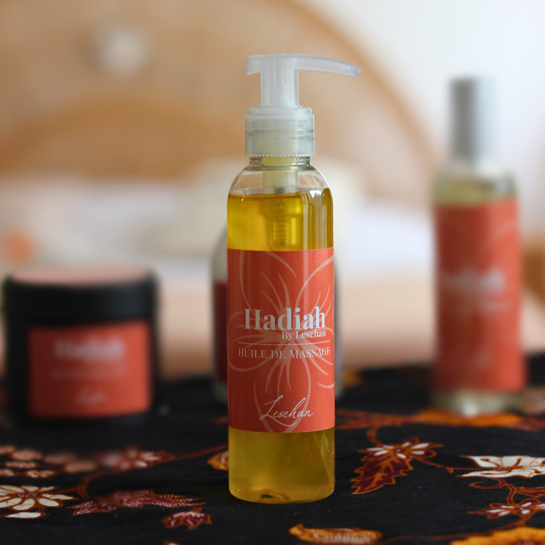 bougie parfumée artisanale
huile de massage naturelle
parfum d’ambiance maison
brume d’oreiller relaxante
sels de bain naturels
produits bien-être artisanaux
idée cadeau bien-être
coffret détente
senteur naturelle
fabrication locale française